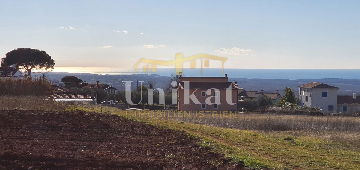 Splendido terreno edificabile con permesso per villa di lusso